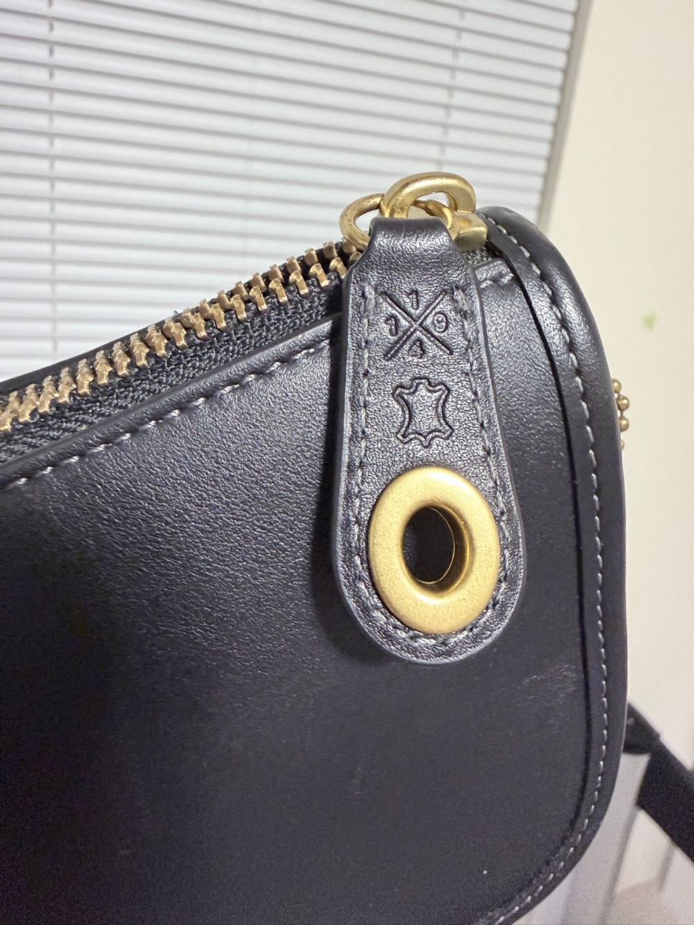Coach Swinger 20 Black Brass Smooth Leather Archives 1941 Coach Originals C2643 - Picture 9 of 13